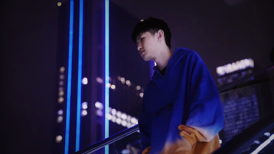 通过与资深